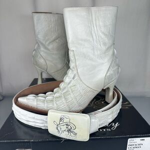 Vintage white gray crocodile women’s boots